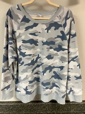 3/30 Old navy blue gray camo sweatshirt xxl